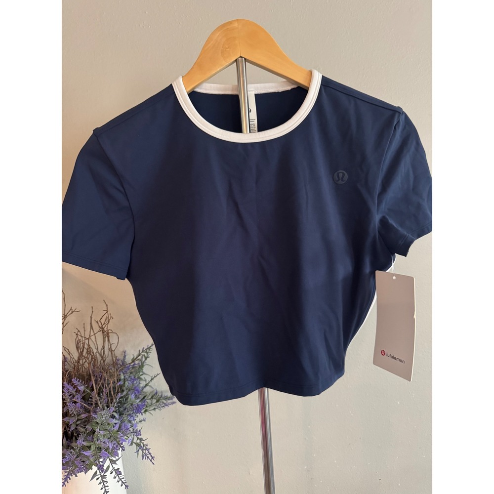 Lululemon Tight-Fit Shelf-Bra Cropped Tee Navy White LW3IV6S Size M NWT